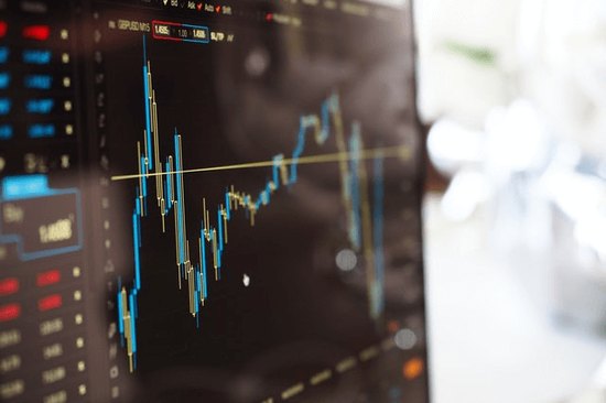 亚马逊探索“表外”融资：拟将80亿美元英伟达芯片剥离至SPV再租回